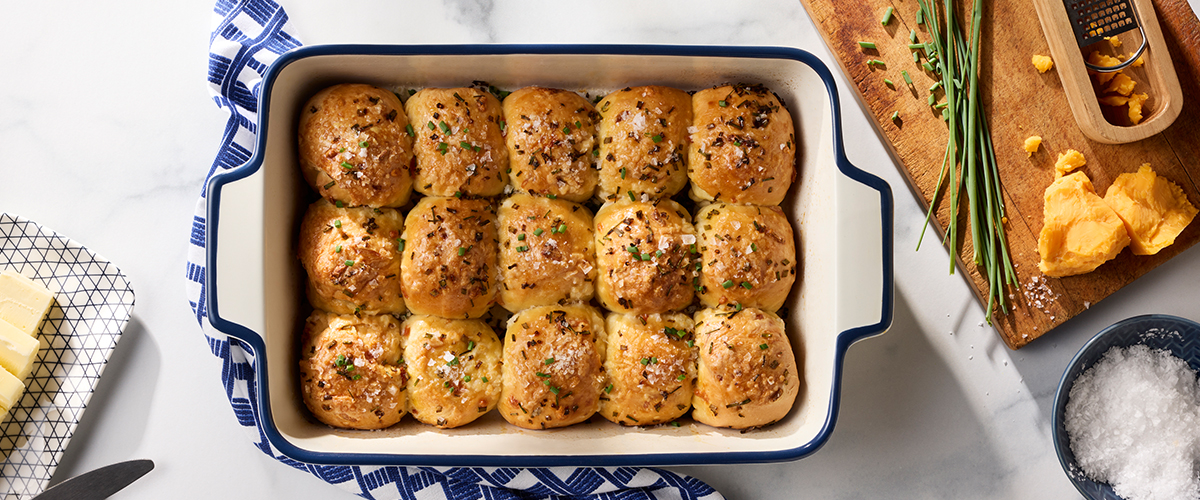 Sour Cream and Chive Bread Rolls 